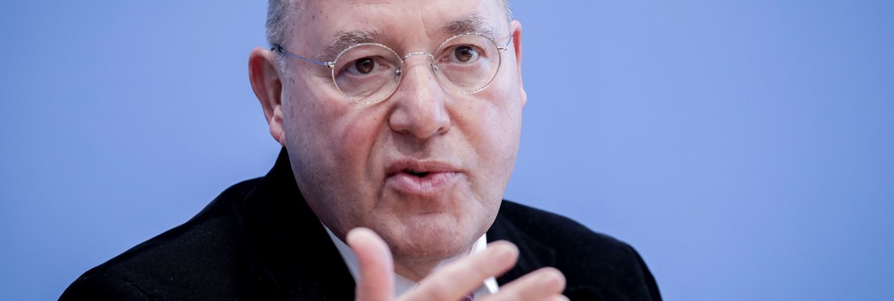 Gregor Gysi in der Bundespressekonferenz © dpa/Kay Nietfeld