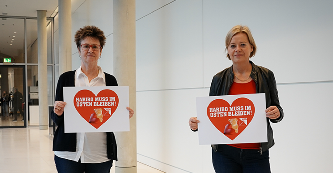 Sabine Zimmermann und Gesine Lötzsch: Haribo muss im Osten bleiben! Sabine Zimmermann und Gesine Lötzsch: Haribo muss im Osten bleiben!