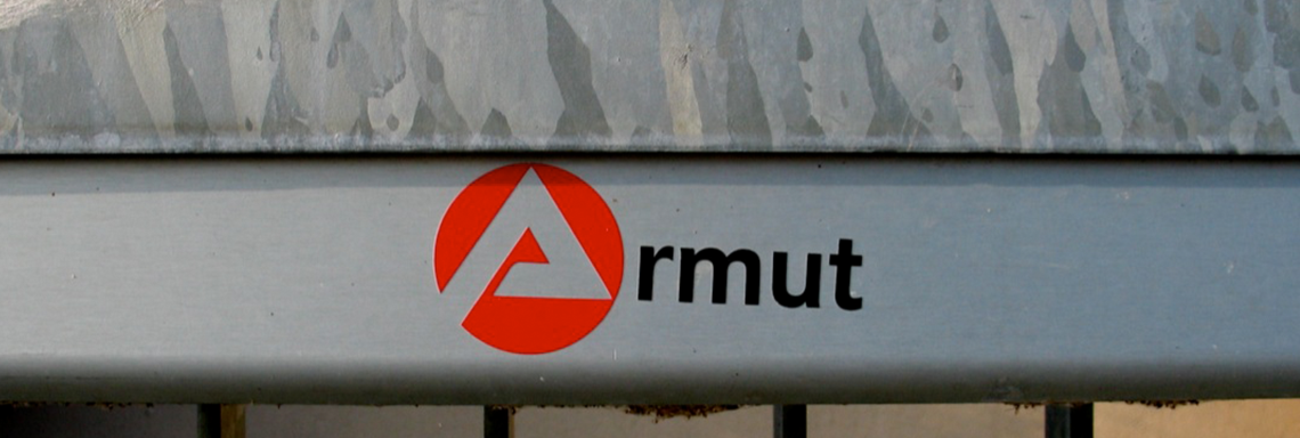 Mit dem Buchstaben A aus dem Arbeitsagentur-Symbol ist das Wort Armut zusammengesetzt © flickr.com/leralle Mit dem Buchstaben A aus dem Arbeitsagentur-Symbol ist das Wort Armut zusammengesetzt © flickr.com/leralle