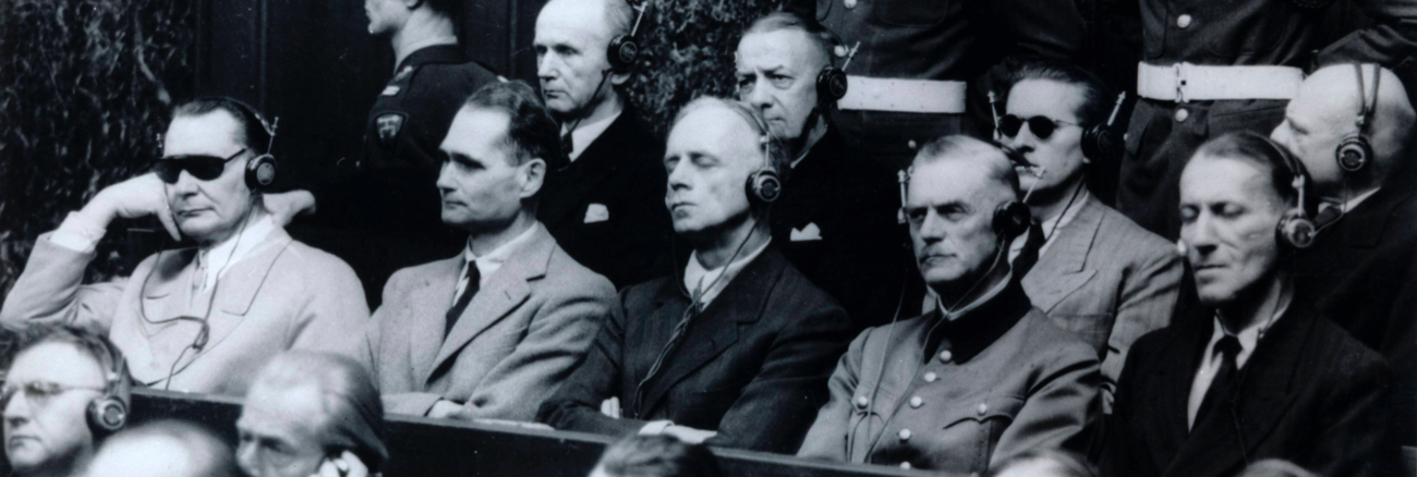 Nazi-Kriegsverbrecher auf der Anklagebank bei den Nürnberger Prozessen 1945 © picture alliance/Heritage-Images/Keystone Archives Nazi-Kriegsverbrecher auf der Anklagebank bei den Nürnberger Prozessen 1945 © picture alliance/Heritage-Images/Keystone Archives