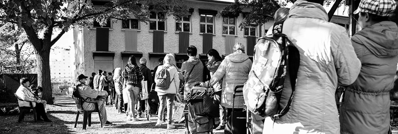 Schlange vor Berliner Tafel